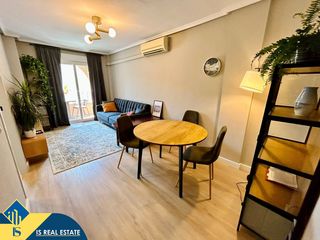 Apartment in Antonio Machado. Apartamento con terraza en la provincia de alicante, en torrevie