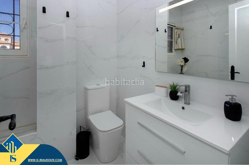 Foto 50d6fa5b-5ced-4201-8741-57215776e2eb. Dúplex amb piscina a Playa Flamenca Orihuela