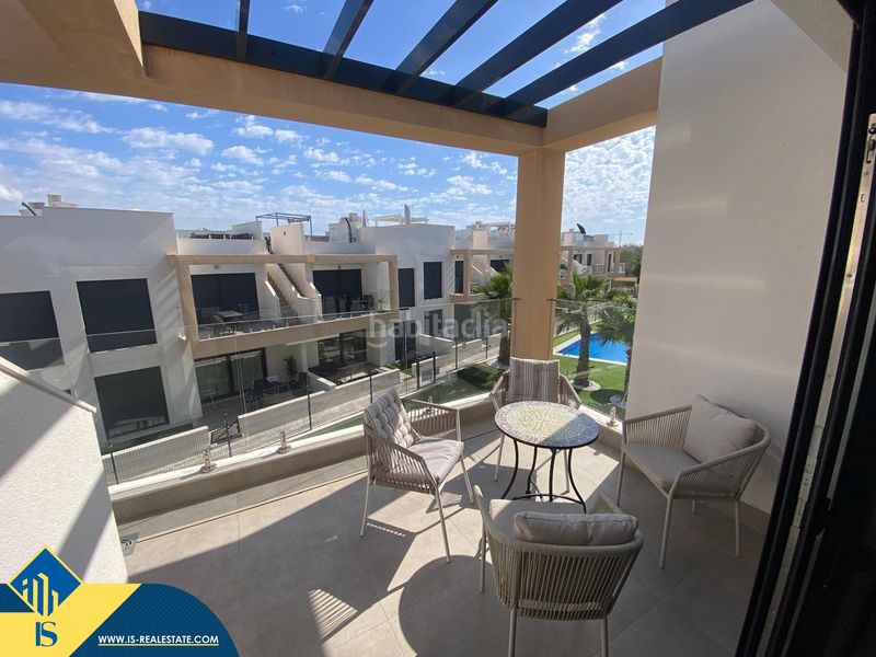 Foto e7480b78-2fa6-4405-9f92-2e2e3fdc3340. Ático  con piscina comunitaria, en la provincia de alicante, costa. 2 habitaciones | 106 m² | a 3 kilómetros del mar en Orihuela