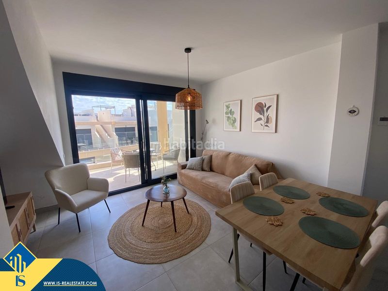 Foto f3b6e443-6015-4e7c-991c-847aabf60af4. Ático  con piscina comunitaria, en la provincia de alicante, costa. 2 habitaciones | 106 m² | a 3 kilómetros del mar en Orihuela
