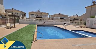 Xalet a Parque Acuático - Sector 25. Villa con piscina comunitaria, en la provincia de alicante, en l