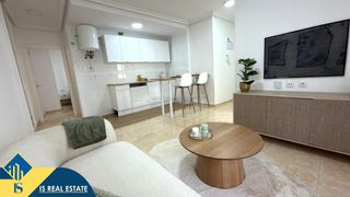 Apartment in Nueva Torrevieja. Apartamento reformado con terraza, en la provincia de alicante,