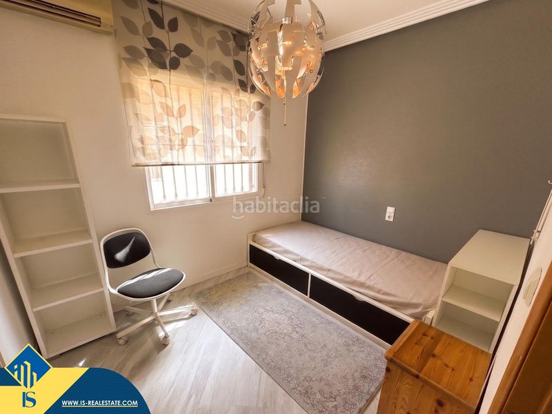 Foto 56032735-9752-40d3-8dbd-381623acb109. Chalet villa con piscina comunitaria, en la provincia de alicante, costa. 3 habitaciones | 183 m² | a 1,8 kilómetros del mar en Orihuela
