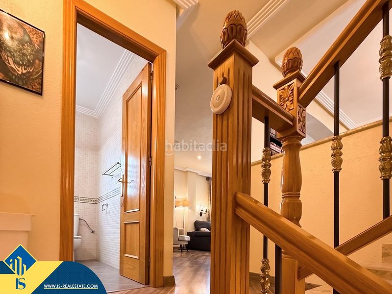Foto d6b24bf0-4b80-4ab5-8e37-53def0665764. Chalet villa con piscina comunitaria, en la provincia de alicante, costa. 3 habitaciones | 183 m² | a 1,8 kilómetros del mar en Orihuela