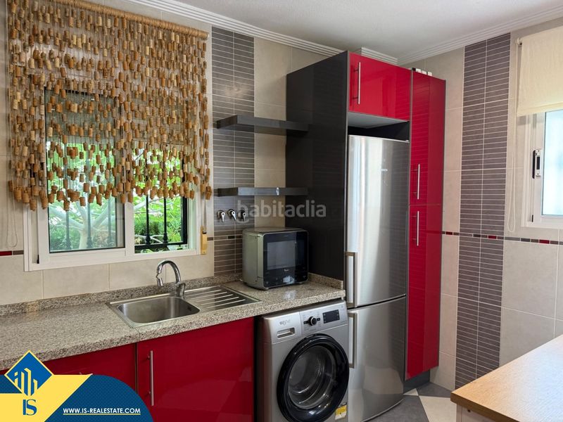 Foto eecd3ae7-1c67-4575-b42a-bfe65349239e. Chalet villa con piscina comunitaria, en la provincia de alicante, costa. 3 habitaciones | 183 m² | a 1,8 kilómetros del mar en Orihuela
