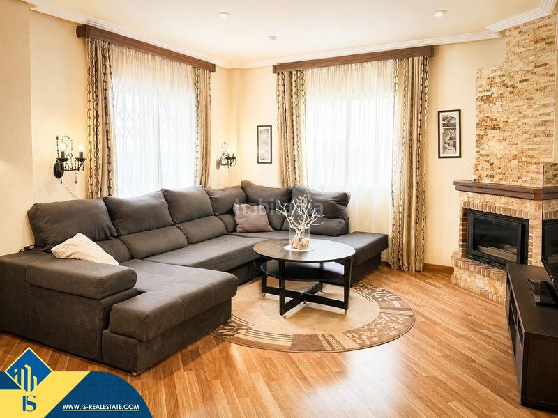 Foto f625b76b-01aa-41d9-bb0e-d0f3076fb5a7. Chalet villa con piscina comunitaria, en la provincia de alicante, costa. 3 habitaciones | 183 m² | a 1,8 kilómetros del mar en Orihuela