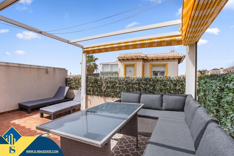 Foto 4ca82621-5125-4d85-8c8f-d539e2ce7cd3. Casa amb piscina a La Regia Orihuela