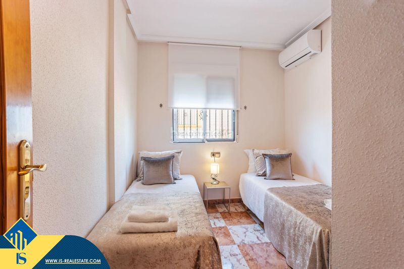 Foto f92a881c-0040-4c03-b22c-87fd88f424ce. Casa amb piscina a La Regia Orihuela