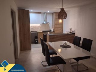 Pis a Playa de los Náufragos. Apartamento reformado con terraza, en la provincia de alicante,