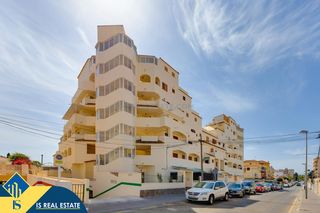 Apartament a Nueva Torrevieja. Apartamento con piscina comunitaria en la provincia de alicante,