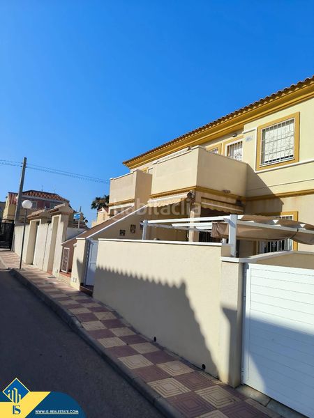 Foto 468b9d40-c4ea-4467-adf6-f89a942b9fef. Casa amb piscina a Playa Flamenca Orihuela