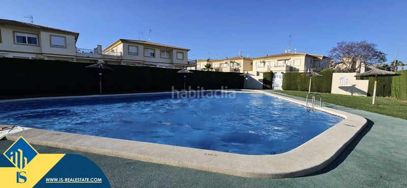 Foto a077aca3-7a83-4d6e-852f-565c4408812f. Casa amb piscina a Playa Flamenca Orihuela