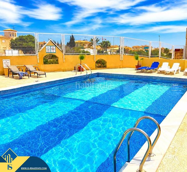 Foto 6e07434b-f5d4-45e9-9eea-2b2b1484d863. Casa amb piscina a Playa Flamenca Orihuela