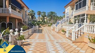 Casa en Villamartín-Las Filipinas. Bungalow con piscina comunitaria, en la provincia de alicante, e