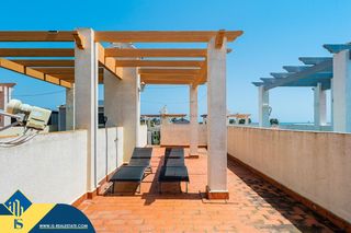 House in La Florida. Casa con piscina comunitaria, en la provincia de alicante, en or