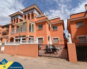 Zweistöckige Wohnung in Lomas de Cabo Roig - Los Dolses. Apartamento dúplex con piscina comunitaria, en la provincia de a