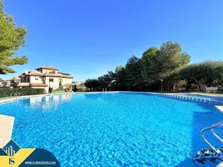 Casa a Villamartín-Las Filipinas. Casa con piscina comunitaria, en la provincia de alicante, en or
