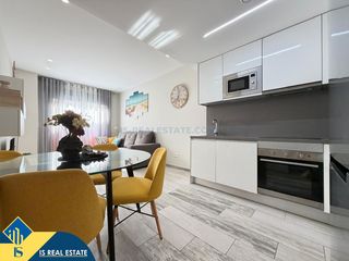 Apartment in Avenida Habaneras - Curva de Palangre. Apartamento con piscina comunitaria, en la provincia de alicante