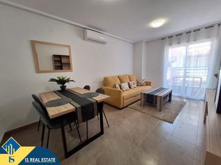 Apartament a Puerto Deportivo. Apartamento con terraza en la provincia de alicante, en torrevie