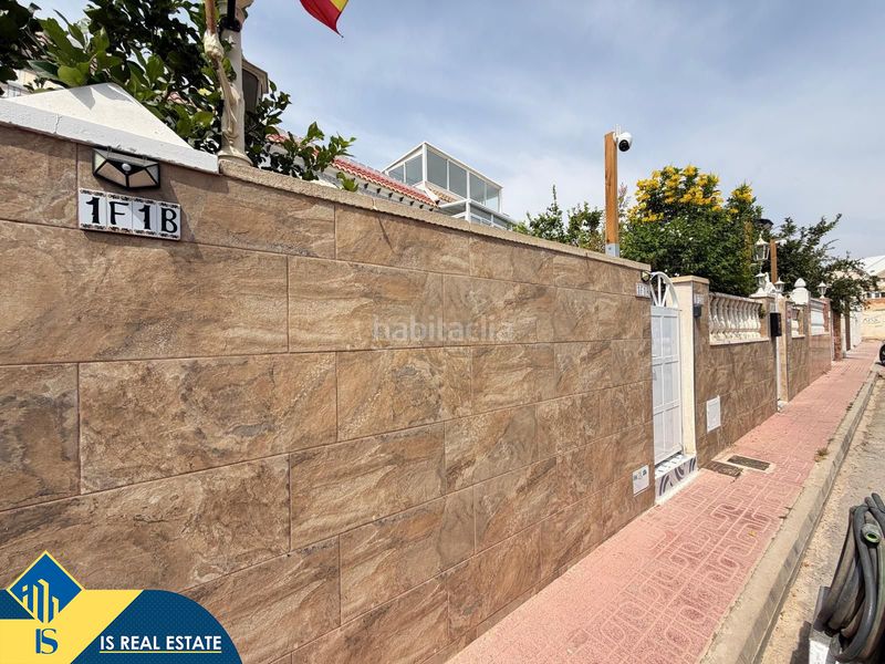 Foto 963988f0-9787-4d2a-a75d-297bcaba2987. Casa amb calefacció a Zona los Frutales Torrevieja