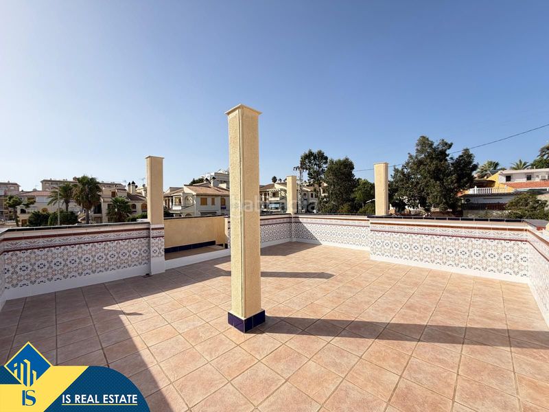 Foto 37d5bd2b-d10d-401a-bacb-e2a8f6fdc4e3. Reihenhaus mit kamin heizung parking pool in Torreblanca Torrevieja