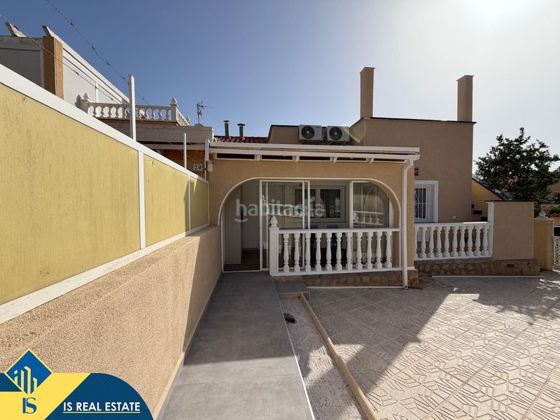 Foto 3a4ce3f7-0e04-4213-b3ee-acee5b847c71. Reihenhaus mit kamin heizung parking pool in Torreblanca Torrevieja