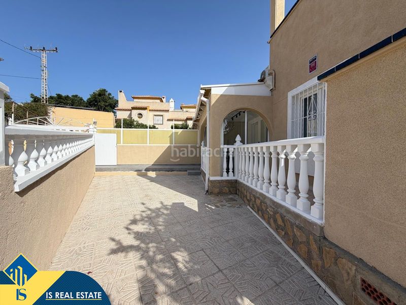 Foto 3afd9f32-9c33-45b7-94c2-da744a24ed0d. Reihenhaus mit kamin heizung parking pool in Torreblanca Torrevieja