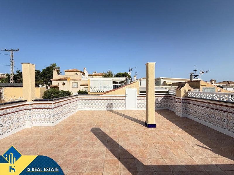 Foto 5f47b065-b390-42fa-8420-72964f386f58. Reihenhaus mit kamin heizung parking pool in Torreblanca Torrevieja