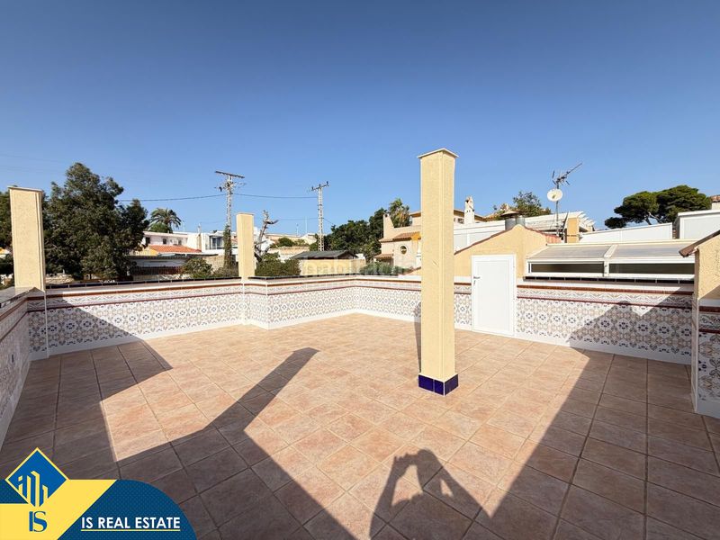 Foto e6f509a9-8c73-4abf-be87-2b0e956c38fa. Reihenhaus mit kamin heizung parking pool in Torreblanca Torrevieja