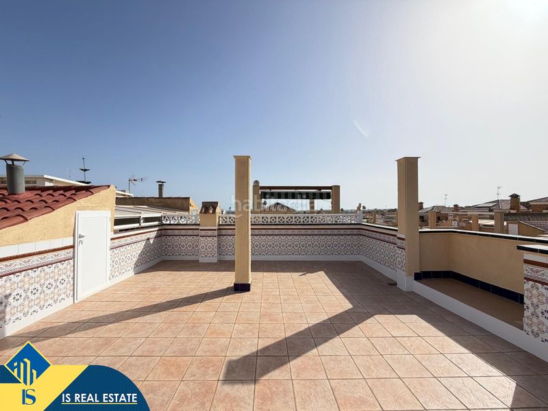 Foto ea7bf31c-617e-447a-bcb2-61316cf468d7. Reihenhaus mit kamin heizung parking pool in Torreblanca Torrevieja