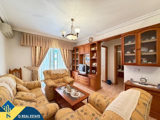 Appartement in Las Piscinas Naturales. Apartamento con terraza en la provincia de alicante, en torrevie