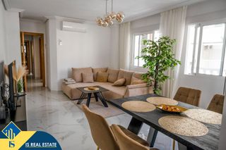 Appartement in Zona Playa del Cura. Apartamento reformado con terraza, en la provincia de alicante,