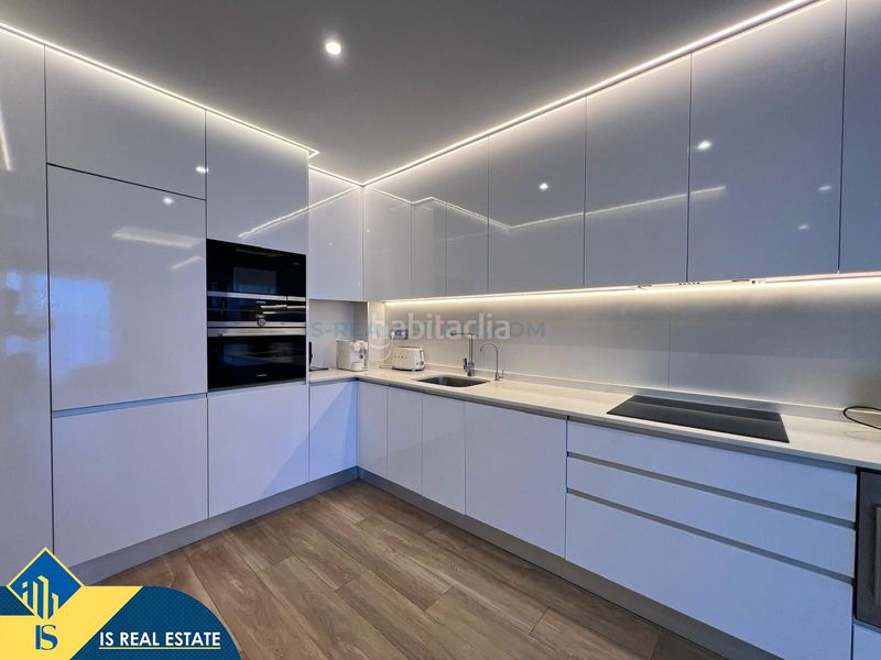 Foto 00f402f7-56ae-428c-ba59-bb638c8fbd68. Chalet villa con piscina privada, alicante, . 3 habitaciones | 140 m² | a 500 metros del mar en Torrevieja