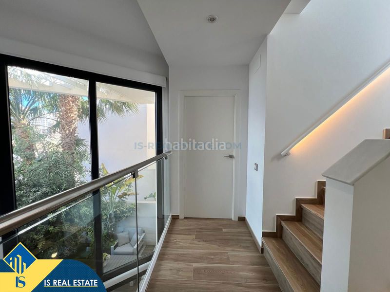 Foto 5b2a4cad-5836-4964-b3a2-d2024904a991. Chalet villa con piscina privada, alicante, . 3 habitaciones | 140 m² | a 500 metros del mar en Torrevieja