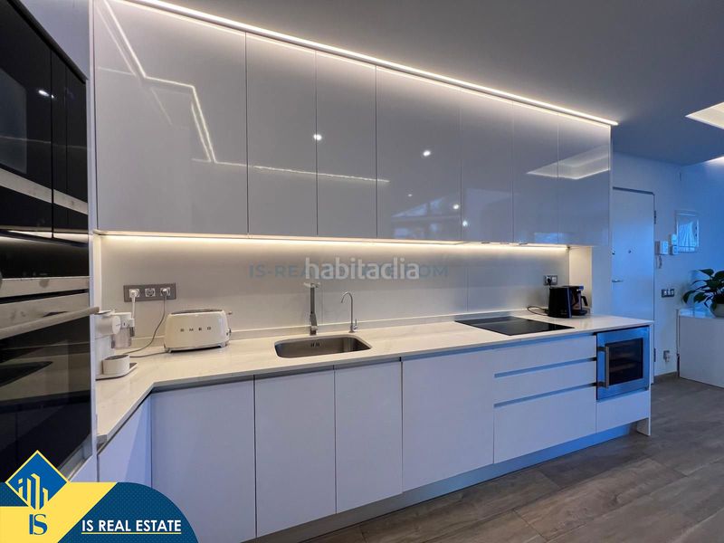 Foto fedcba39-10f5-4a65-948b-069bff8dbb81. Chalet villa con piscina privada, alicante, . 3 habitaciones | 140 m² | a 500 metros del mar en Torrevieja