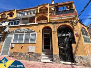 Apartament a Nueva Torrevieja. Apartamento con terraza en la provincia de alicante, en torrevie
