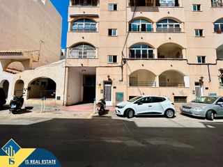 Apartament a Nueva Torrevieja. Apartamento reformado con terraza, alicante, torrevieja. 2 habit