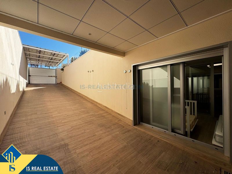 Foto 22065cdb-db3e-47b7-95d6-0bf1dadac868. Xalet amb xemeneia calefacció piscina a Campoamor Orihuela
