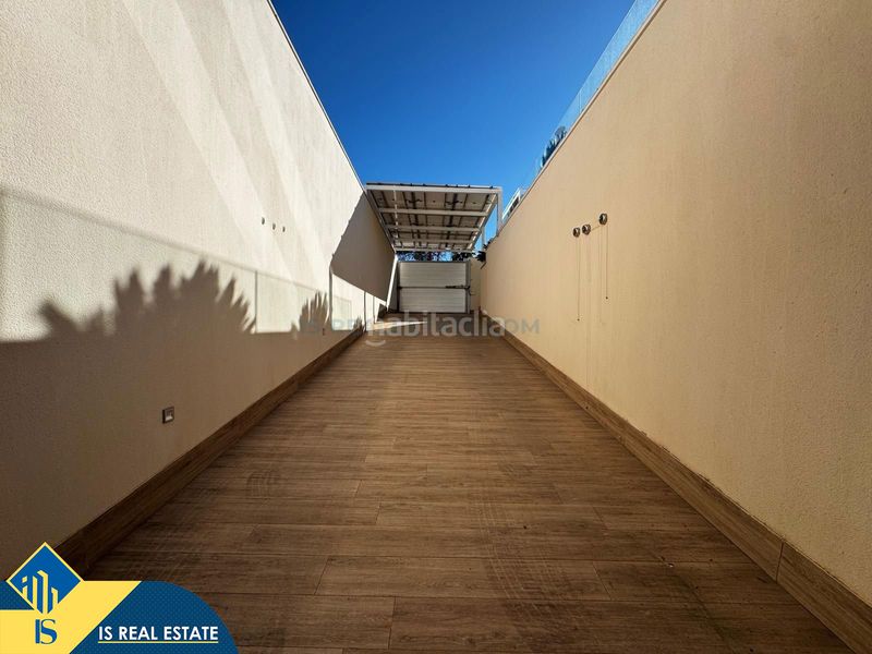 Foto 3b9aee21-ad49-4c0e-b690-43f619bc0c81. Xalet amb xemeneia calefacció piscina a Campoamor Orihuela