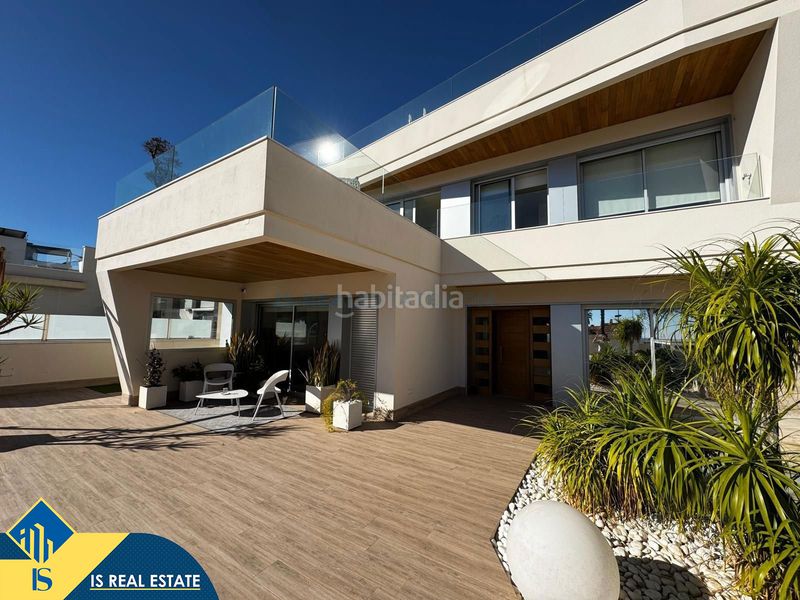Foto 71af23d6-2755-43b5-b2de-3e0c1f7ef943. Xalet amb xemeneia calefacció piscina a Campoamor Orihuela