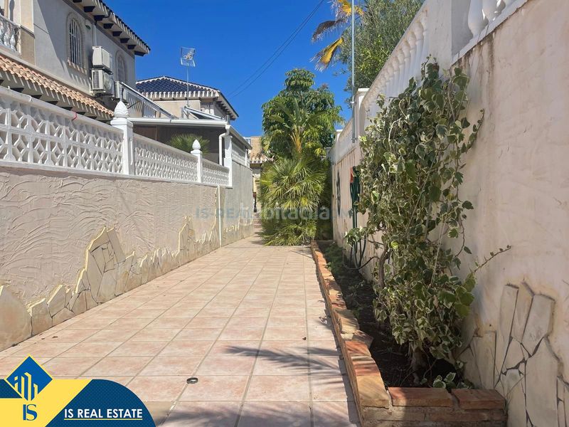 Foto 0d70e4ec-36a6-4ebe-b7fa-c0505cc06a5b. Chalet mit heizung pool in Cañada del Molino Torrevieja