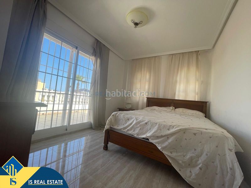 Foto 976b3995-8a55-4337-b806-5b889cd40d42. Chalet mit heizung pool in Cañada del Molino Torrevieja