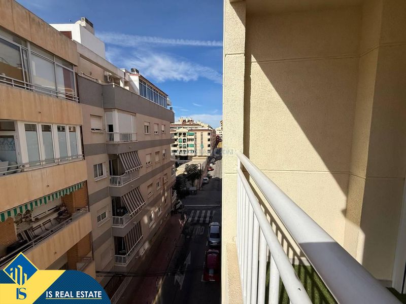 Foto 7b636610-7ed4-44e6-aa45-a1ec6715b97d. Apartament amb calefacció a El Acequión Torrevieja