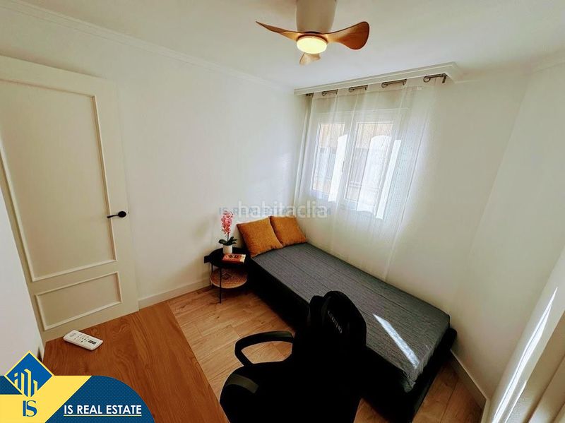 Foto b9a44693-3316-495d-be2c-be47392077bf. Apartament amb calefacció a El Acequión Torrevieja