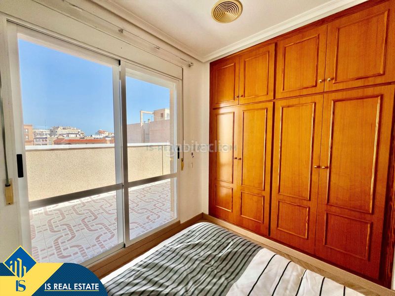 Foto dee44f8e-f595-4ce1-8fda-15985d40cf0b. Àtic amb calefacció aparcament a Gaspar Perelló Torrevieja