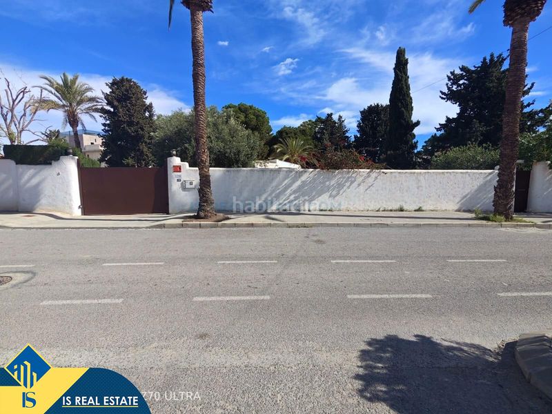 Foto 3eb45013-ebea-4880-af77-4c4fc87945bd. Chalet villa con terraza en la provincia de alicante, en la localidad costa. 5 habitaciones | 297 m² | a 800 kilómetros del m en Orihuela