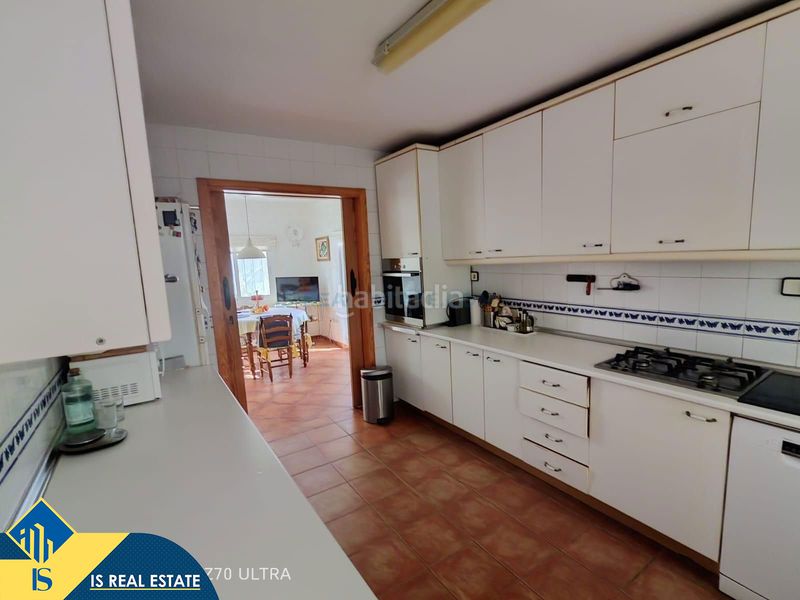 Foto 57fa4325-f212-49bc-b82c-33b41fd37b06. Chalet villa con terraza en la provincia de alicante, en la localidad costa. 5 habitaciones | 297 m² | a 800 kilómetros del m en Orihuela