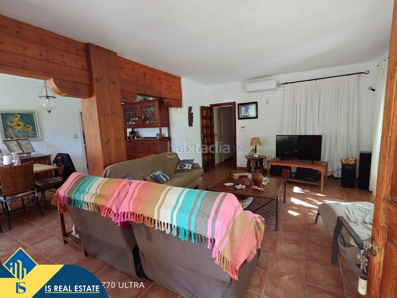 Foto 727738b9-eead-4108-9f85-639fe9ec3c77. Chalet villa con terraza en la provincia de alicante, en la localidad costa. 5 habitaciones | 297 m² | a 800 kilómetros del m en Orihuela