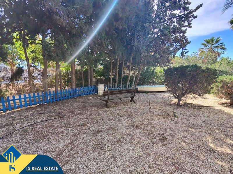 Foto 7d57df3b-ae60-4c67-bfdc-1d0631364a76. Chalet villa con terraza en la provincia de alicante, en la localidad costa. 5 habitaciones | 297 m² | a 800 kilómetros del m en Orihuela