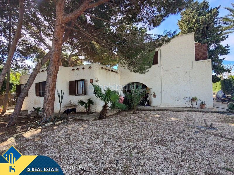 Foto b0d23b82-400f-4535-8e96-ffe277ddf127. Chalet villa con terraza en la provincia de alicante, en la localidad costa. 5 habitaciones | 297 m² | a 800 kilómetros del m en Orihuela